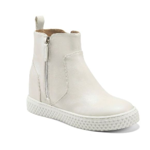 AEROSOLES Shoes - Aerosoles Zilla Sneaker Boot New